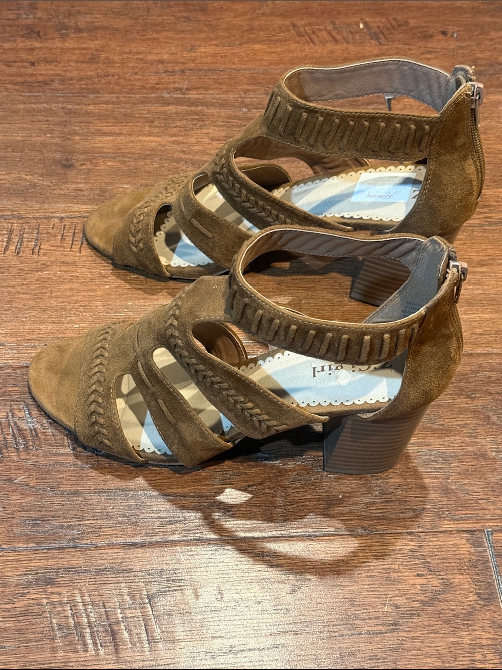 Size 10 - Zigi Girl Heels - Picture 3 of 9